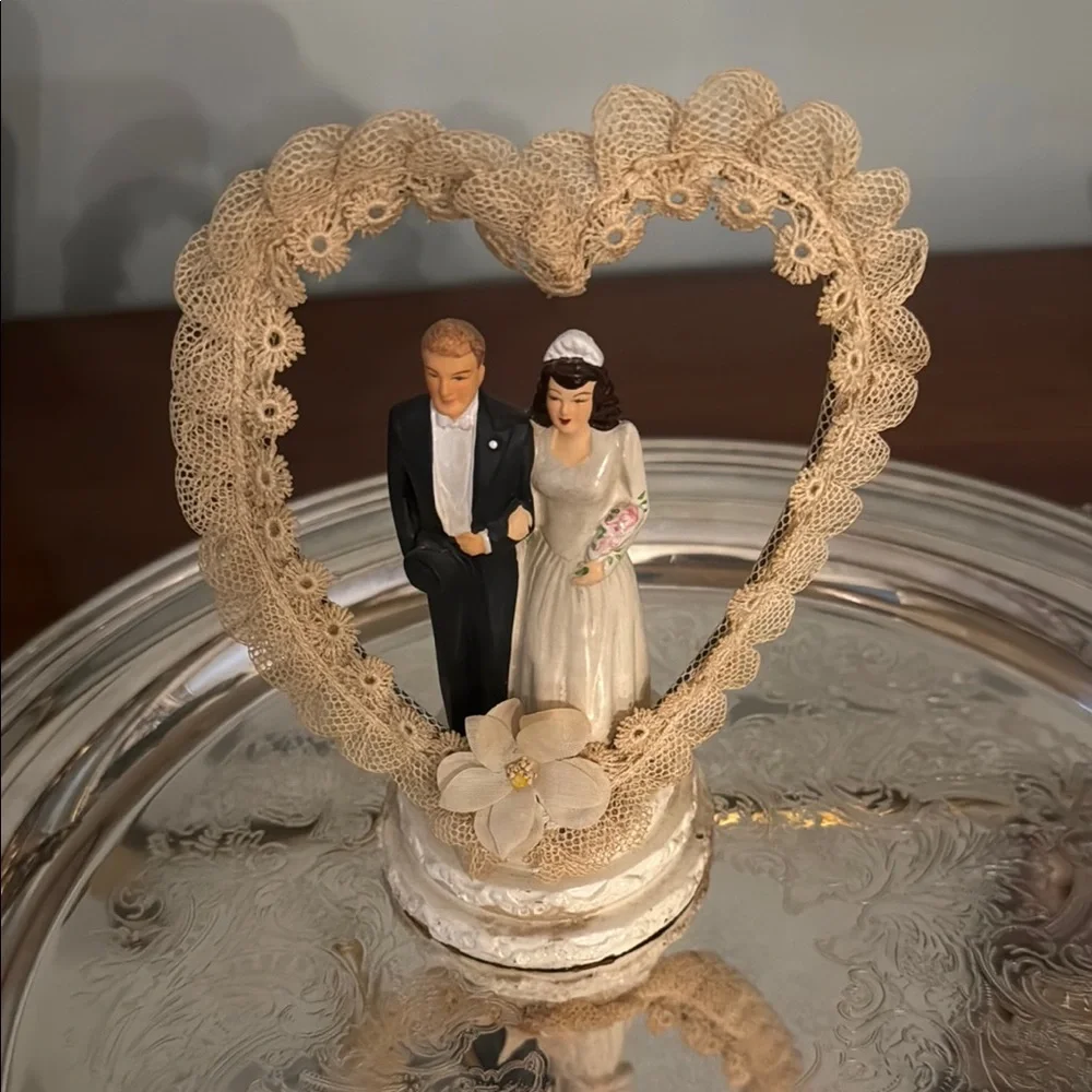Elegant Vintage Wedding Cake Topper